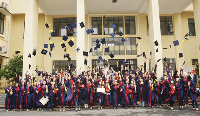 BẢNG GIÁ THUÊ ÁO CỬ NHÂN - Áo tốt nghiệp Thu Trang